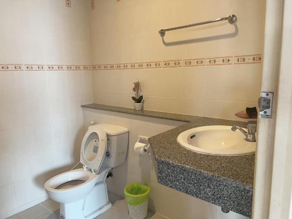 24 Hostel Donmuang Bangkok Exterior photo